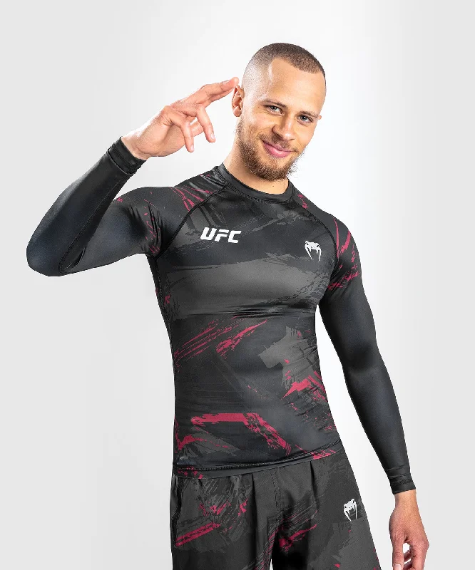 Men’s short-sleeve heritage tops-UFC Venum Authentic Fight Week 2.0 Men’s Performance Long Sleeve Rash Guard - Black/Red